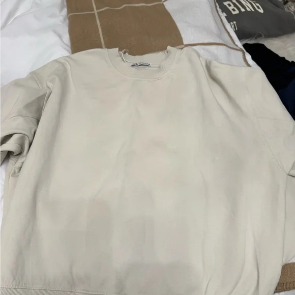 Zara Cream Women's Sweater - Picture 2 of 4